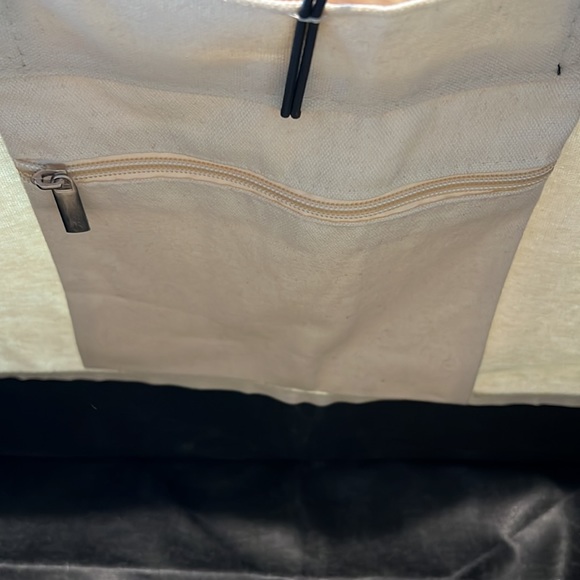 BeeGreen Personalized “M” Canvas Tote NWT - Picture 8 of 11